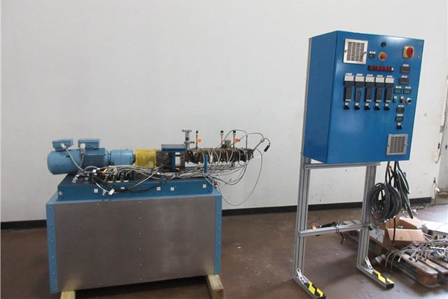 Twin Screw Extruders